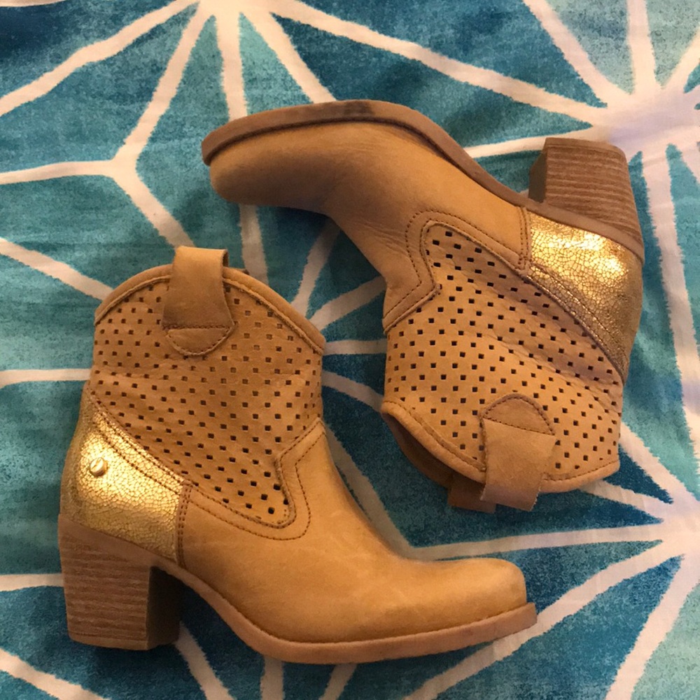 Spanish Ankle Boots with Gold Heel